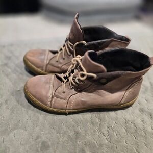 V-Italia Kiki Boots Women's Size 40 Tan Brown Leather Lace Up Ankle Bootie